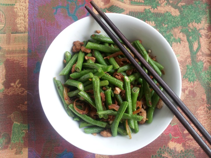 Hot and spicy long beans with pork