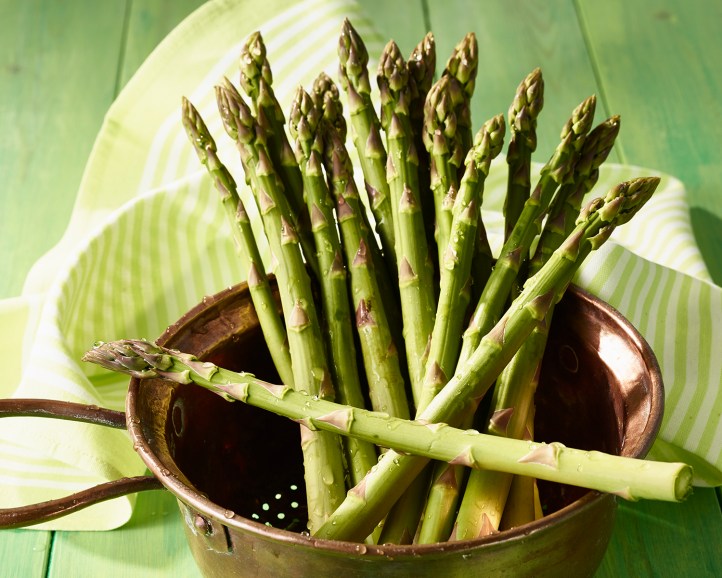 Green asparagus
